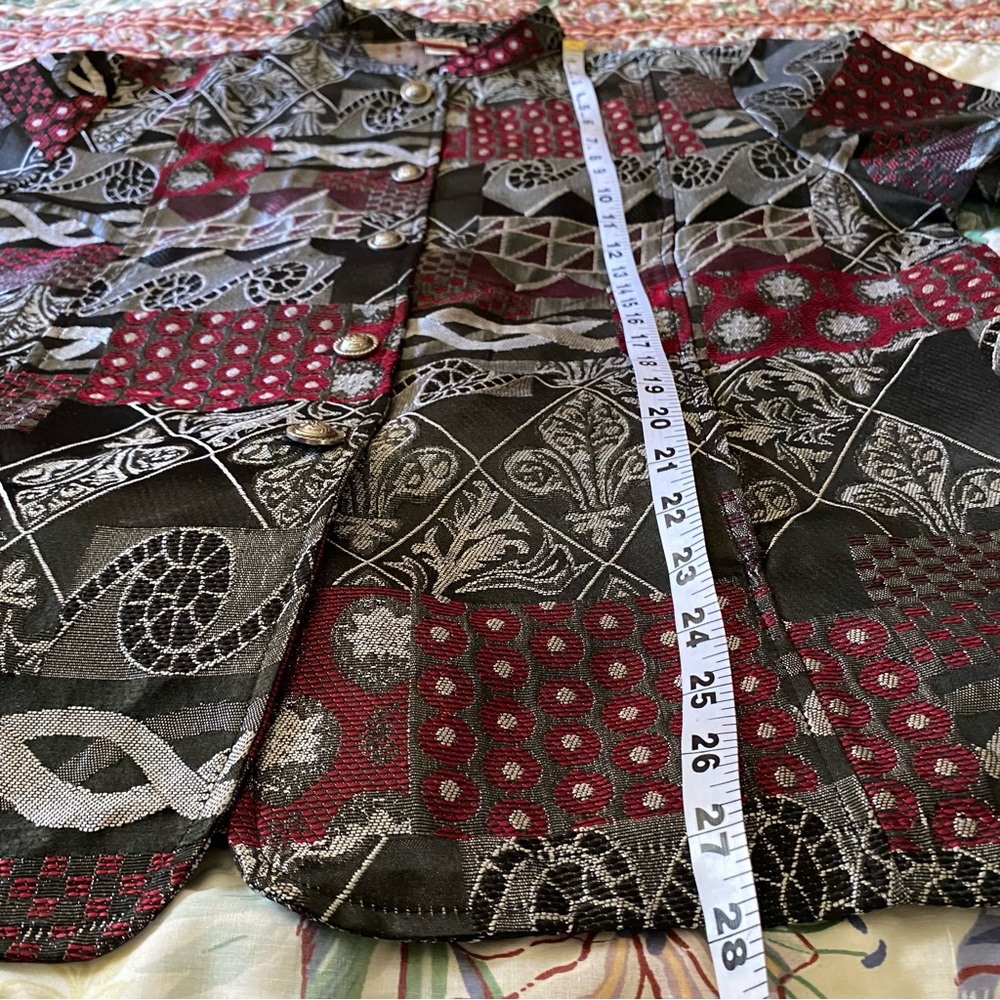 Tudor Court Large Red Silver Tapestry Lightweight Career Festive Jacket Size XL - Picture 9 of 9